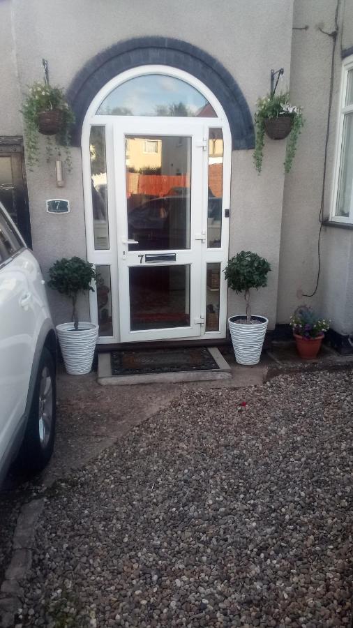Stunning Homestay In Wolverhampton Bushbury Exterior photo