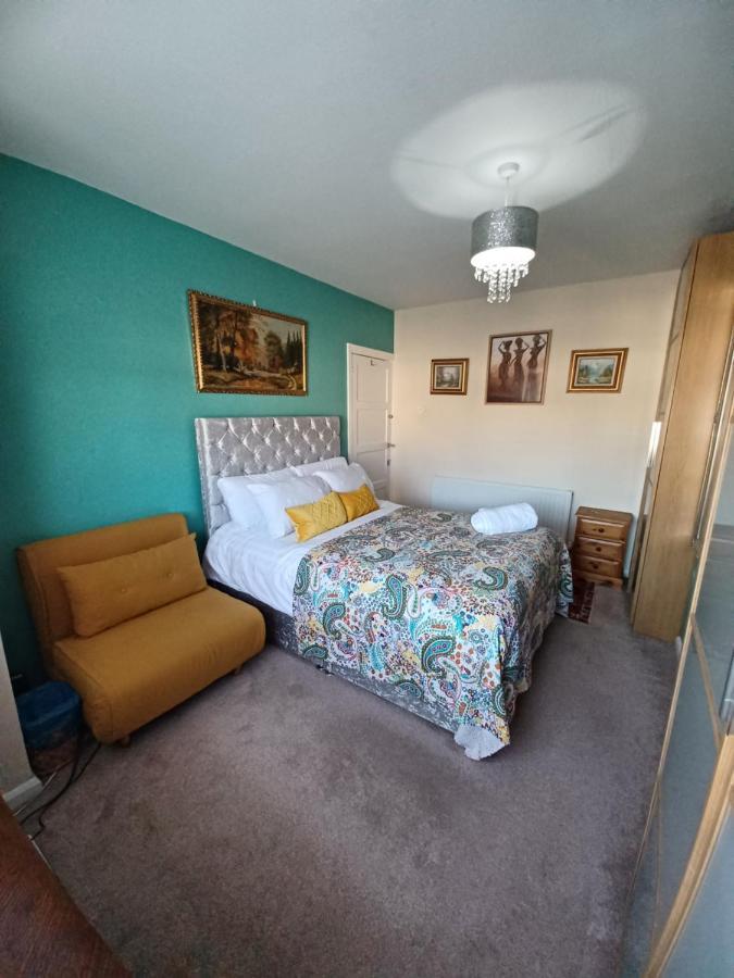Stunning Homestay In Wolverhampton Bushbury Exterior photo